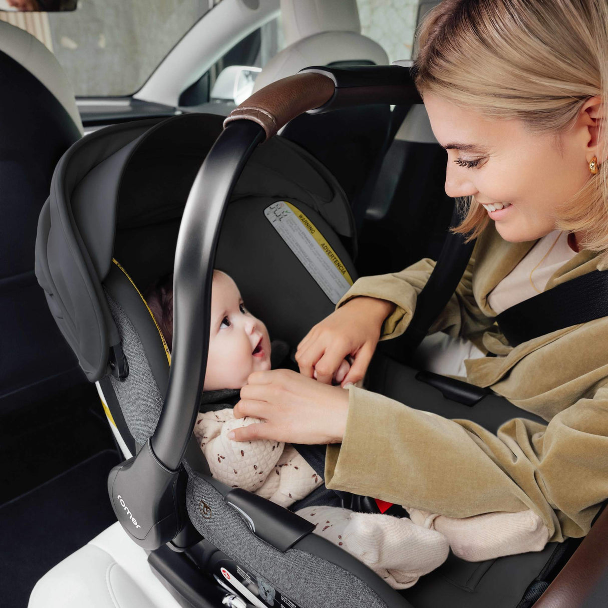 Romer Juni Infant Car Seat + Tura Stroller Travel System