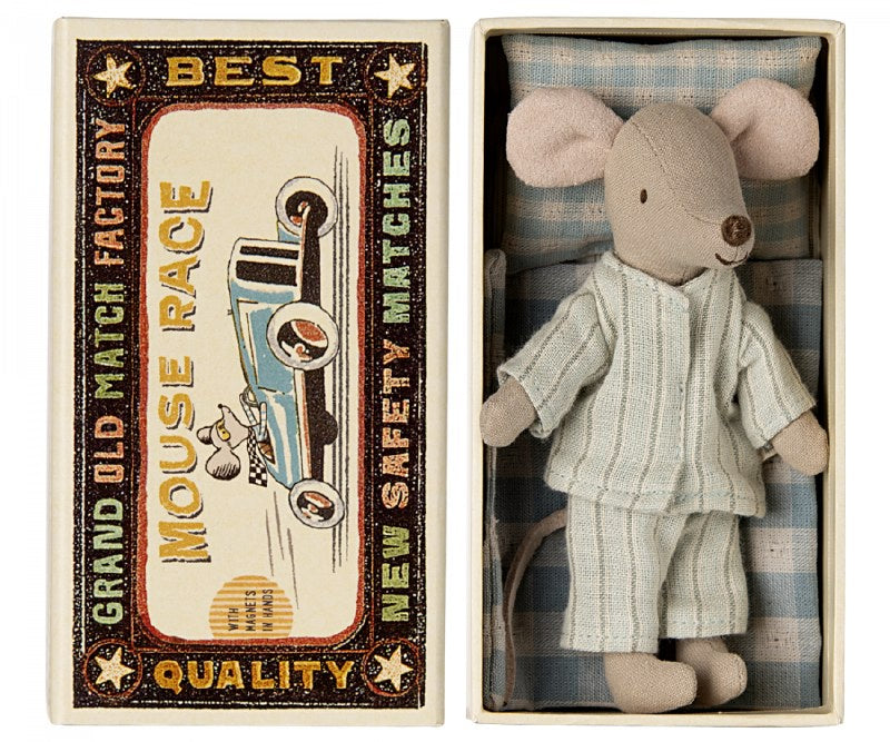 Big brother mouse in matchbox