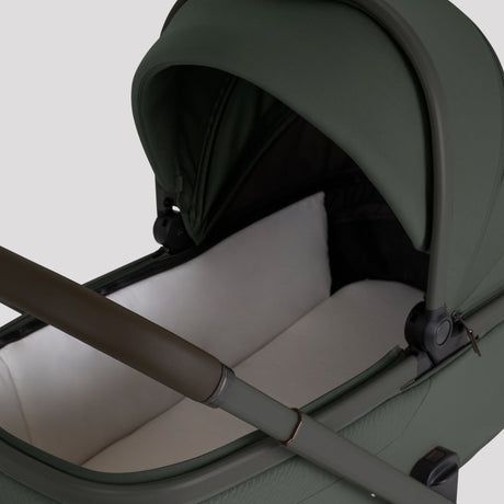 Silver Cross Cove 2 Compact Bassinet