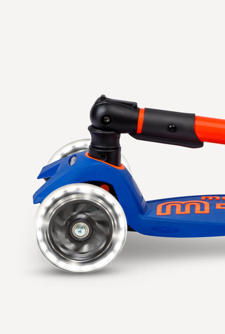 Micro Maxi Foldable LED Scooter