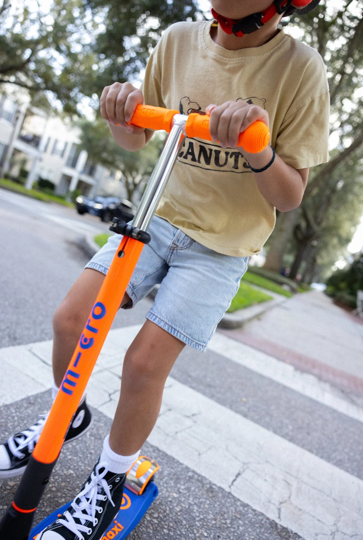 Micro Maxi Foldable LED Scooter