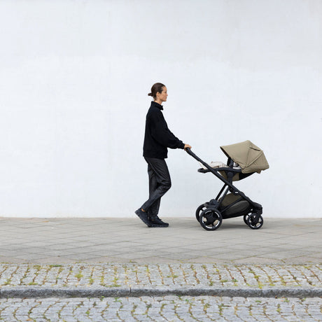 Thule Charm Stroller with Newborn Insert